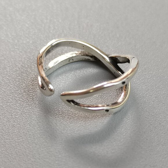 Pre-owned women's classic fashion rings - Picture 3 of 5